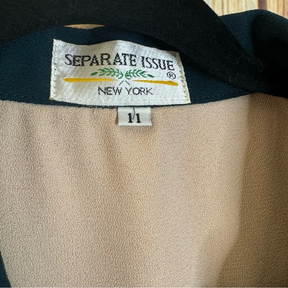 Separate Issue Women's Vintage Short Sleeve Embroidered Button Down Shirt Sz 11 - Picture 5 of 12